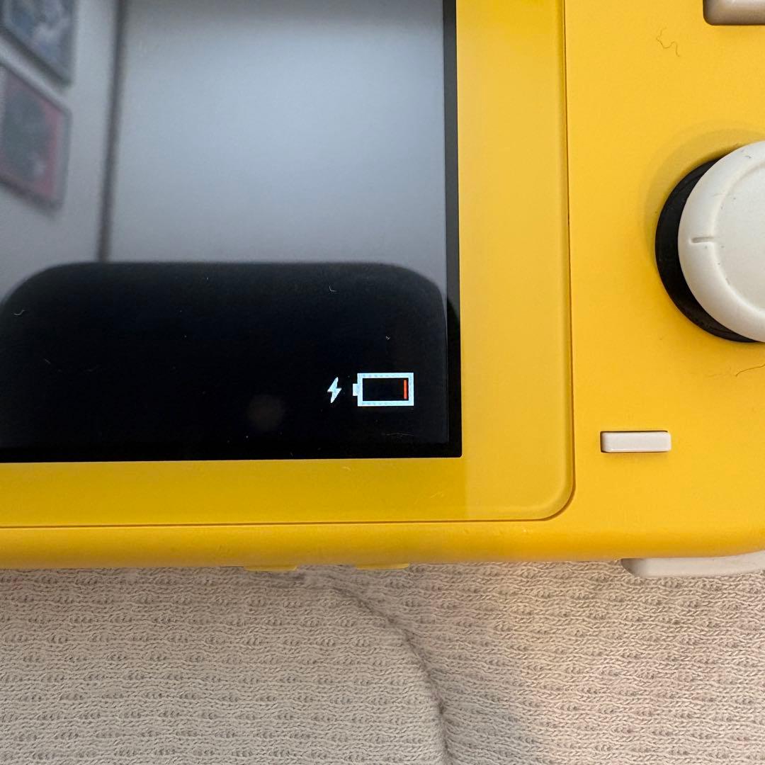 Nintendo Switch Lite イエロー 充電器 箱付き