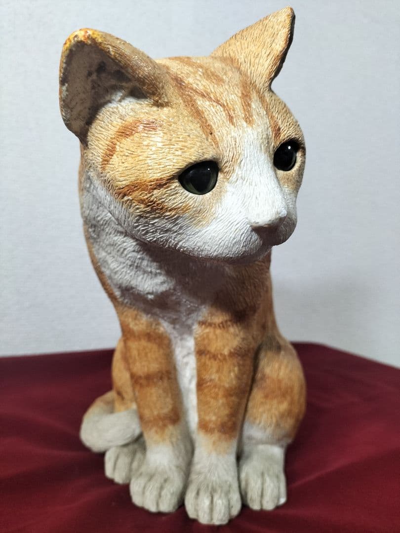 リアルなかわいい猫の置物 オレンジと白　最終値下げ