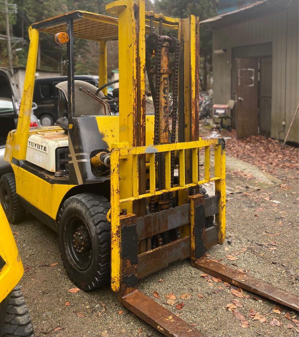 トヨタ フォークリフト イエロー