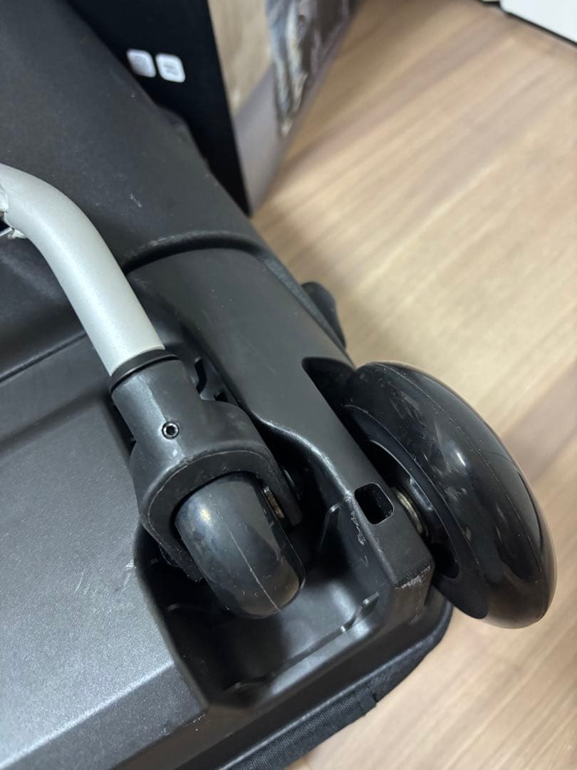 正規店購入　マイクロスケーター　ラゲッジイージー　子供が乗れるスーツケース