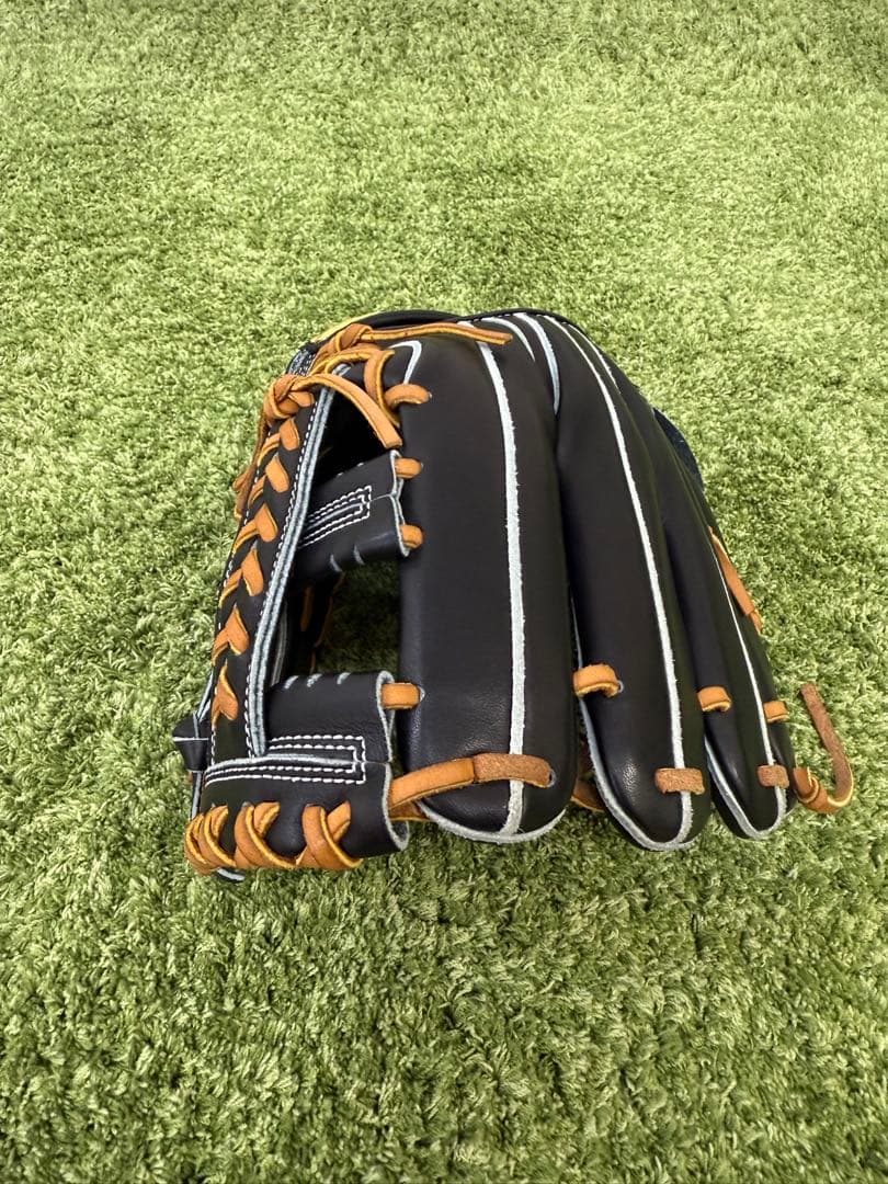 Ryu 硬式グローブ 黒 ホワイトステッチ 内野手用
