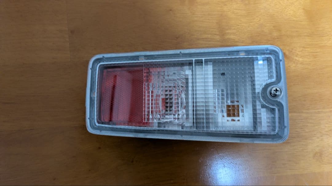 DAIHATSUハイゼットトラック500系現行型テールランプバルブ付き