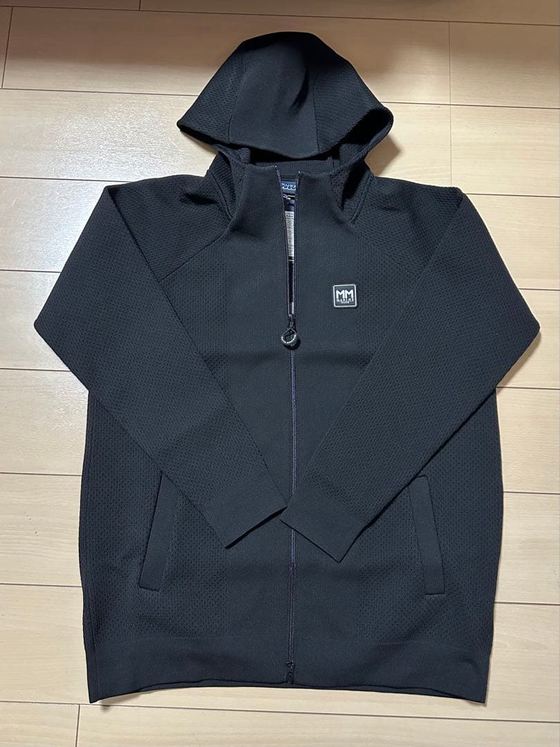 新品タグ付き　ムータ muta モールディングニットパーカーブラック サイズ7