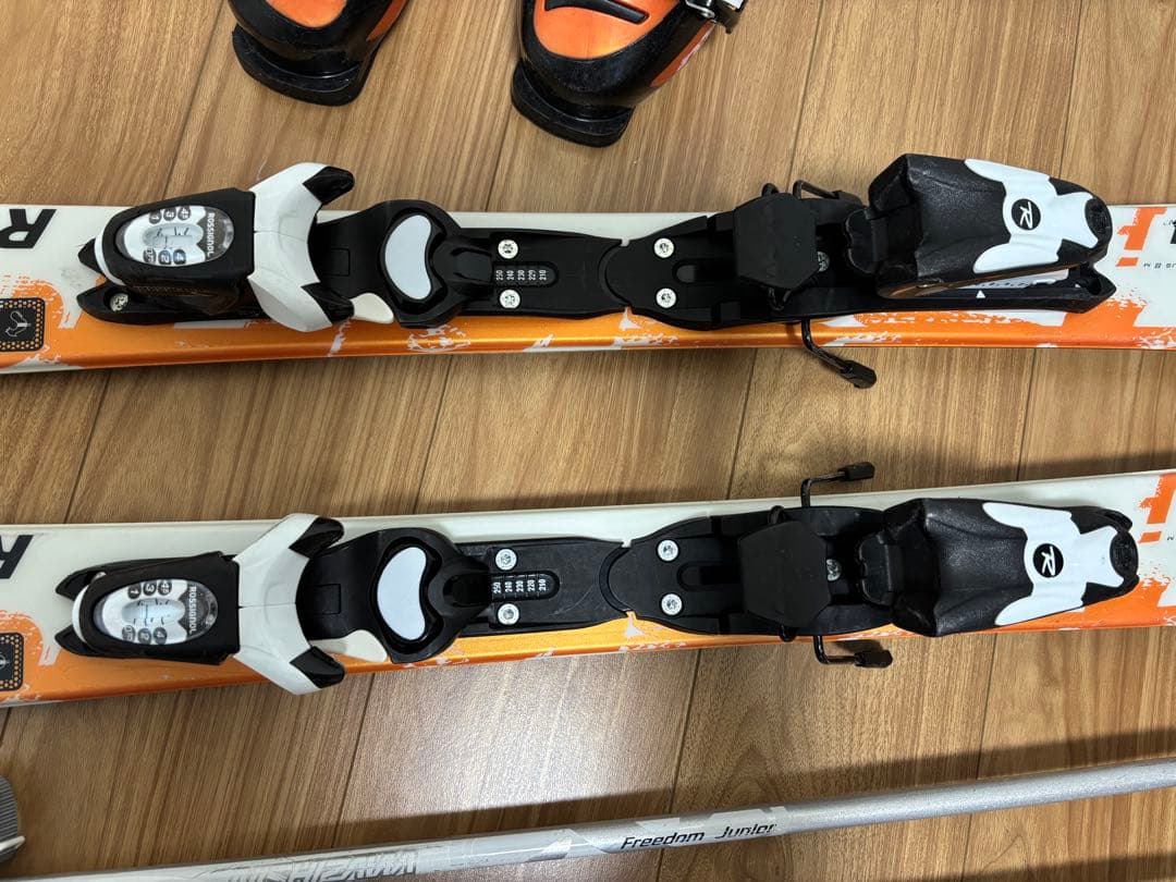 ロシニョールジュニア用スキーセット　スキー110cm／ブーツ20.5cm