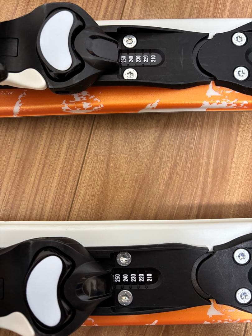 ロシニョールジュニア用スキーセット　スキー110cm／ブーツ20.5cm