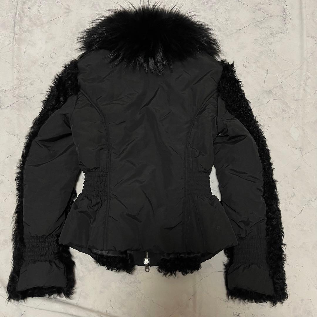 セール　モスキーノ アウター 黒 ファー ジップ 異素材 高級感　トップス