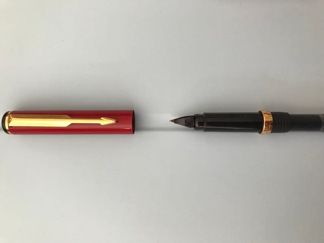 Parkerの万年筆 金色装飾付き