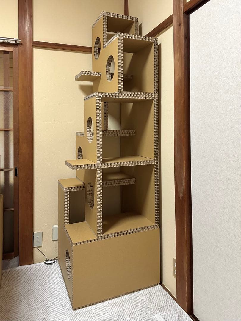 【美品特価‼︎】　東濃コアー　にゃんぐるタワー　(日本製ダンボールキャットタワー)