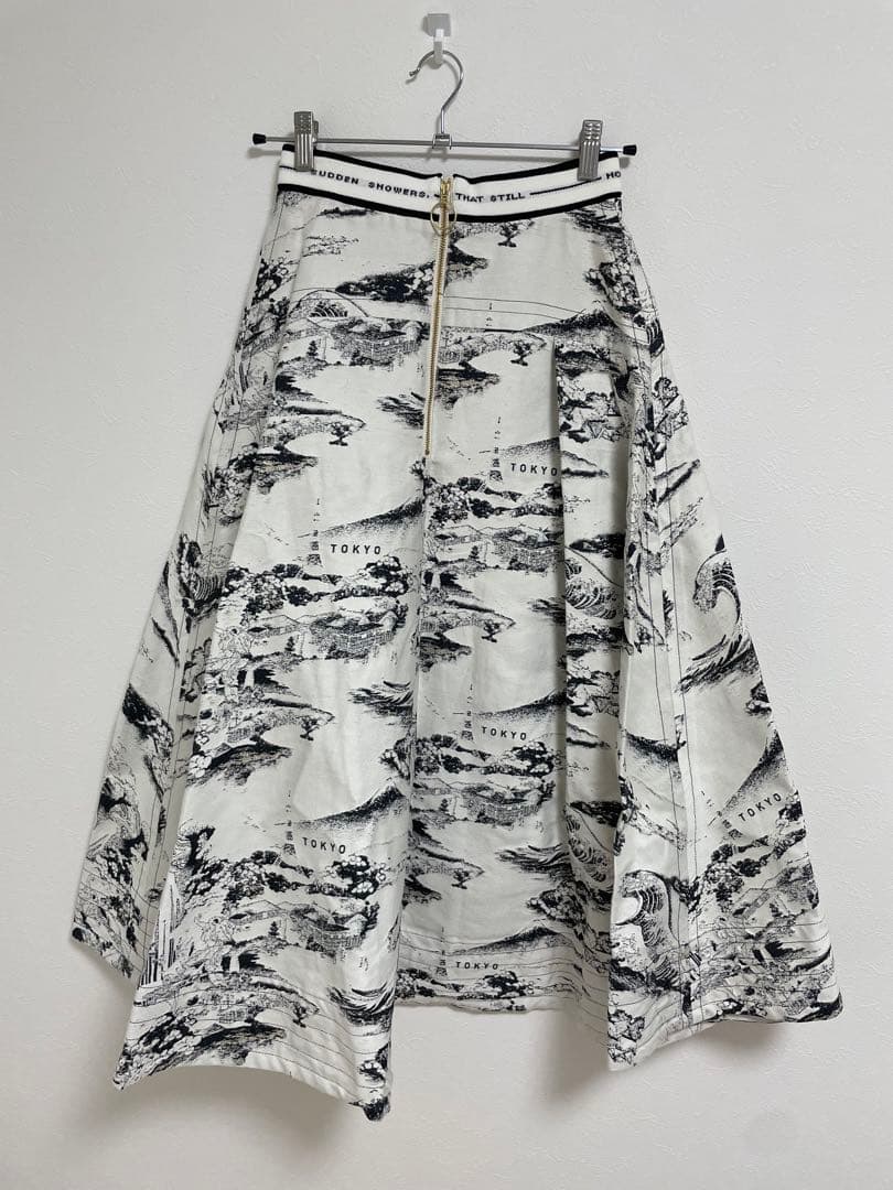 葛飾北斎　モノクロフレアスカート