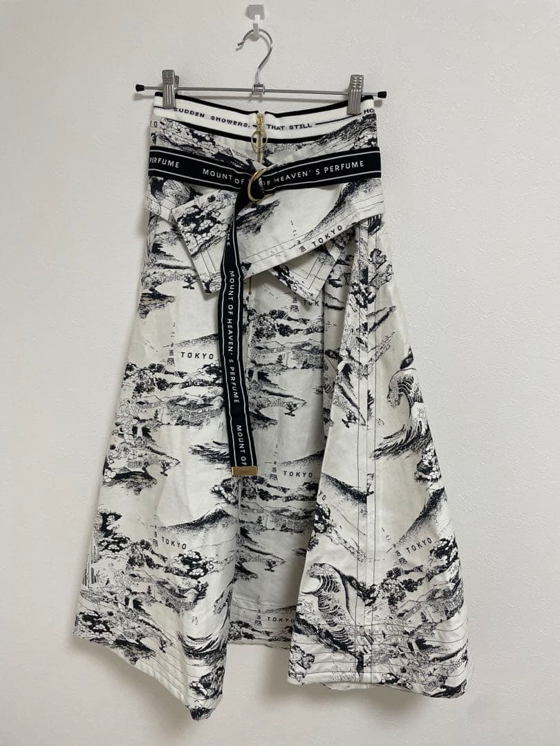 葛飾北斎　モノクロフレアスカート