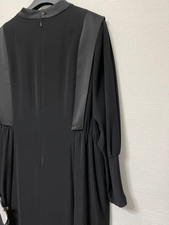 ブラックフォーマル6L〜8L サテンスタンドカラー・ワンピース