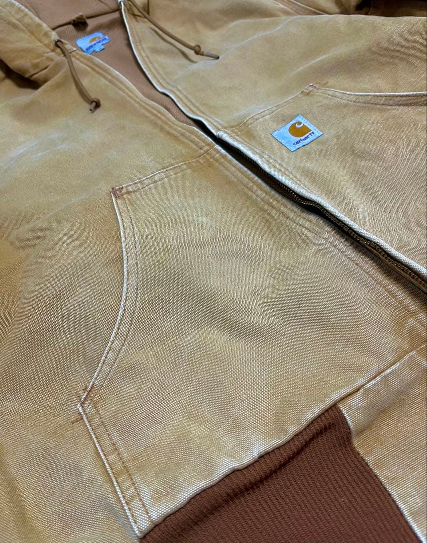 Carhartt フード付きベージュジャケット