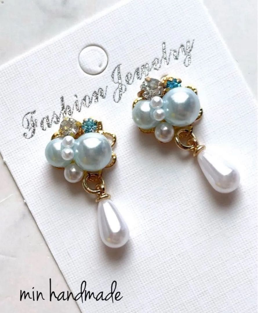 水色系　ビジュー　ピアス　ハンドメイド　イヤリング変更可