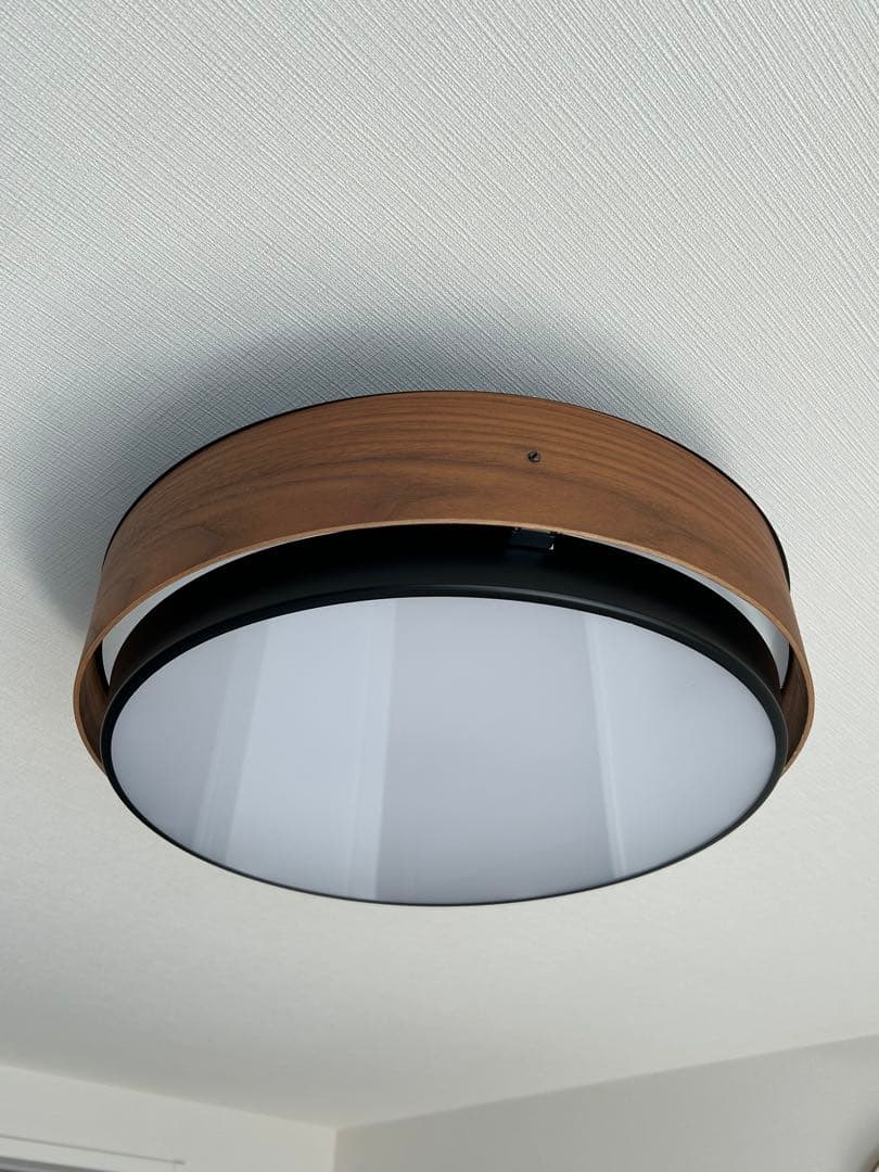 elu LEDシーリングライト ブラック・ウッド調　Ampoule