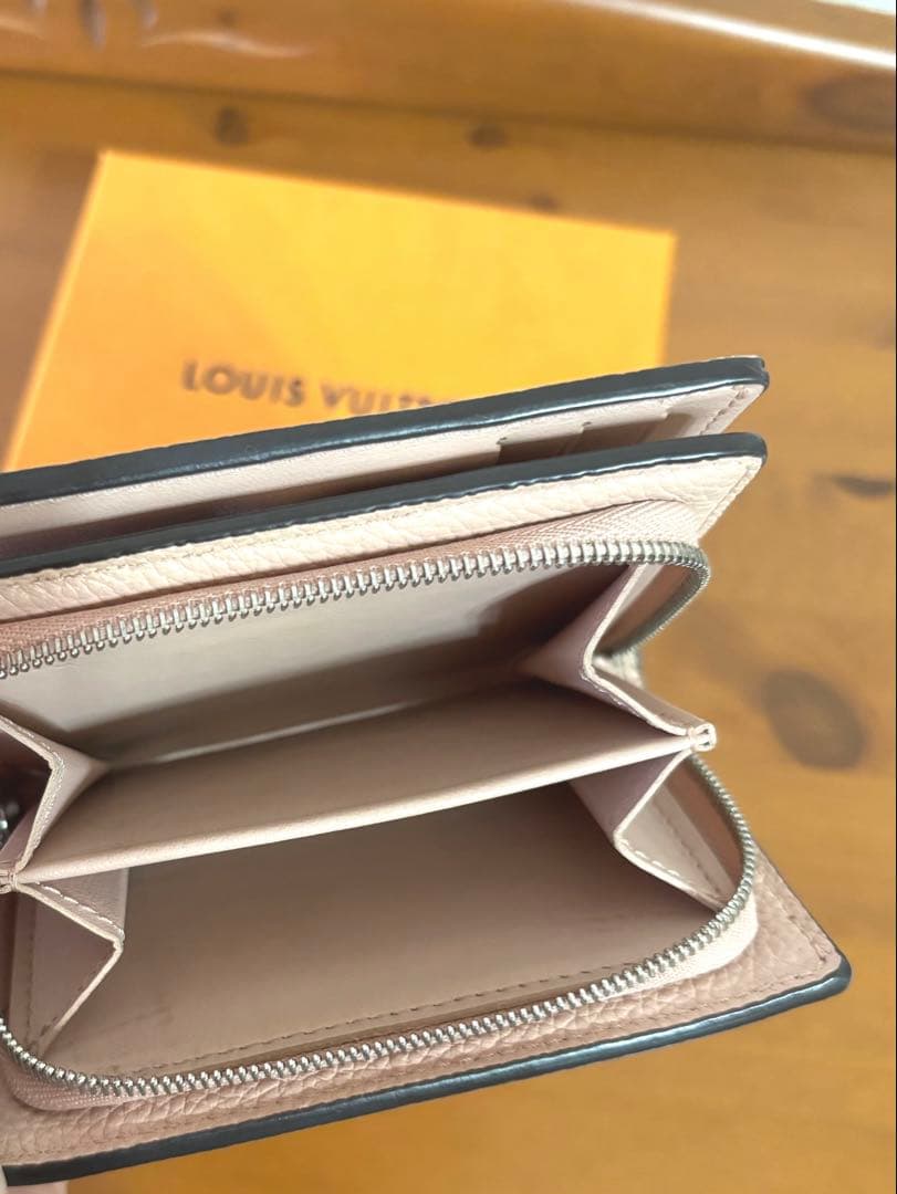 ルイヴィトン ポルトフォイユクレア マヒナ(ジャスミンピンク)