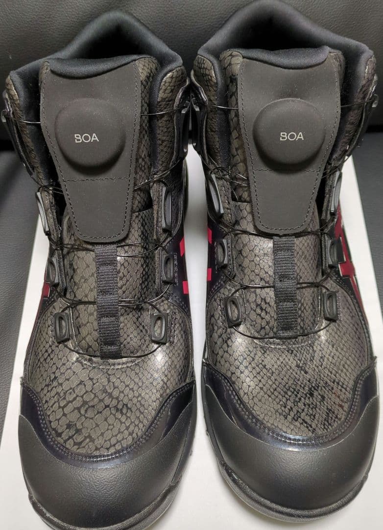 アシックス WINJOB CP304 BOA BLK EDITION 限定カラー