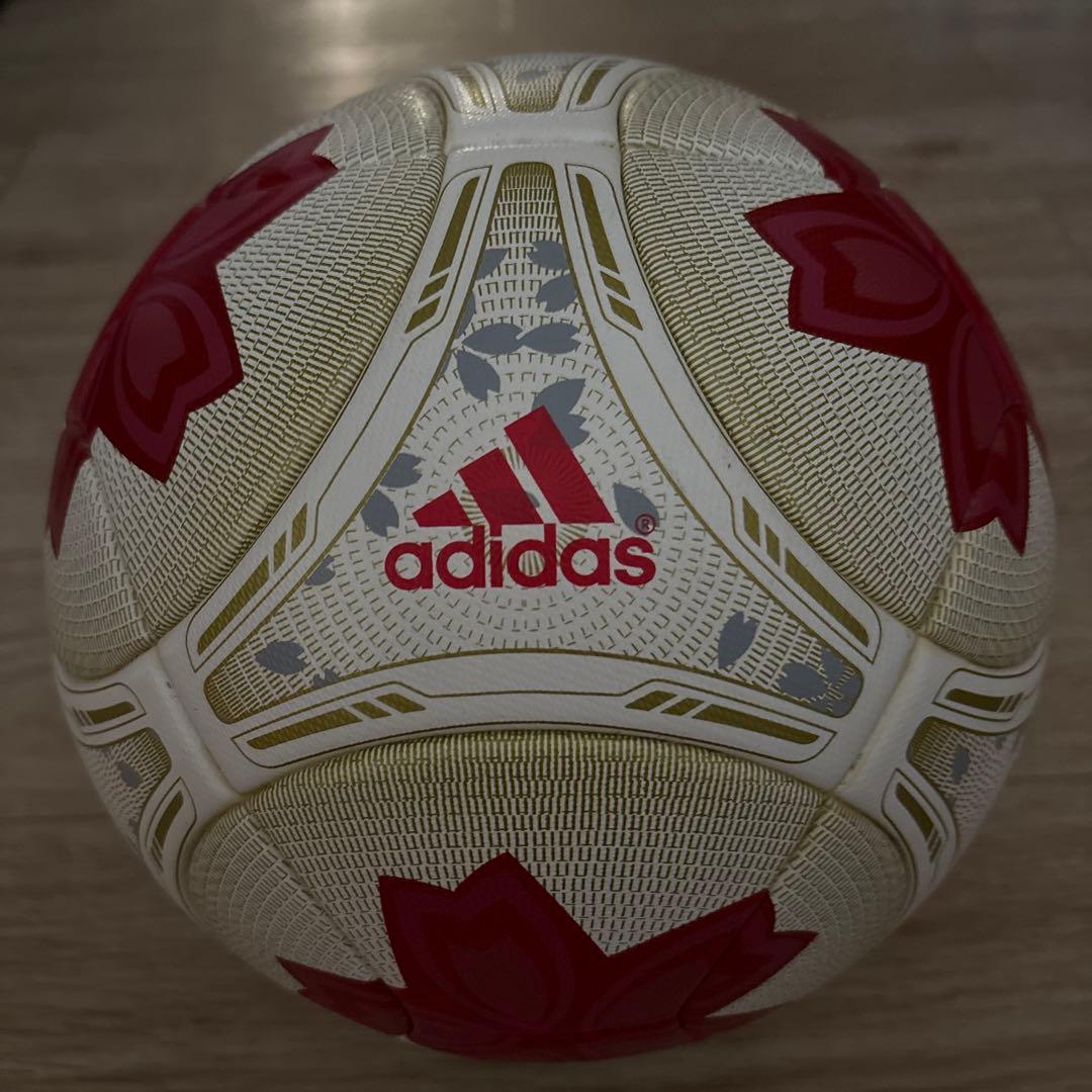 アディダス　天皇杯サッカーボール