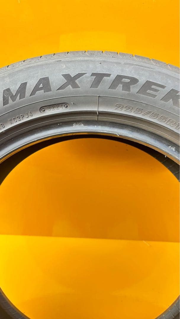 タイヤ・ホイール 225/55R17 101V MAXTREK MAXIMUS M2