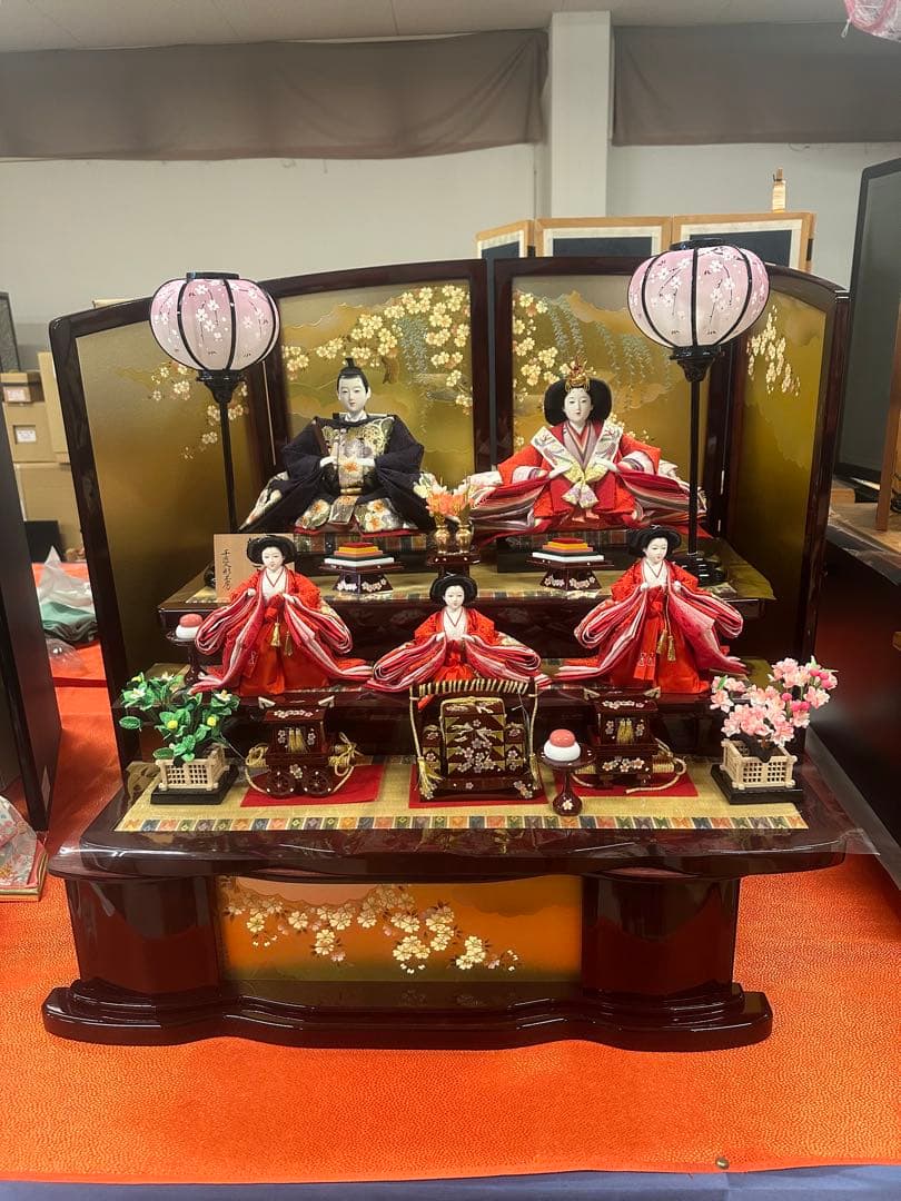 雛人形 三段飾り 五人飾り 収納台付き 金屏風 ぼんぼり付き 新品未使用