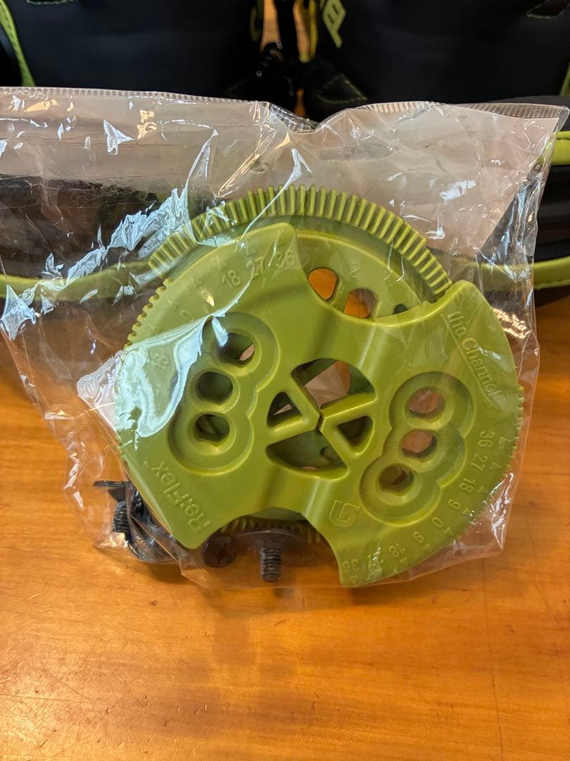 BURTON CARTEL Mサイズ バートン ビンディング カーテル 緑