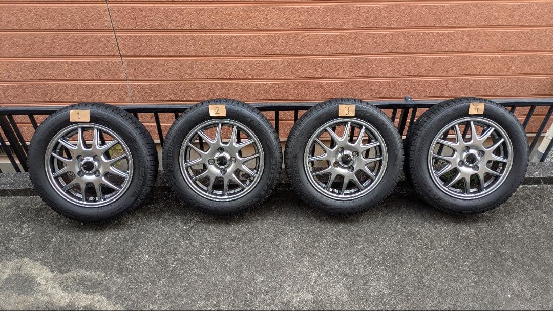 ブリヂストンBLIZZAK VRX2 14インチ2022年44週製造　美品　２本