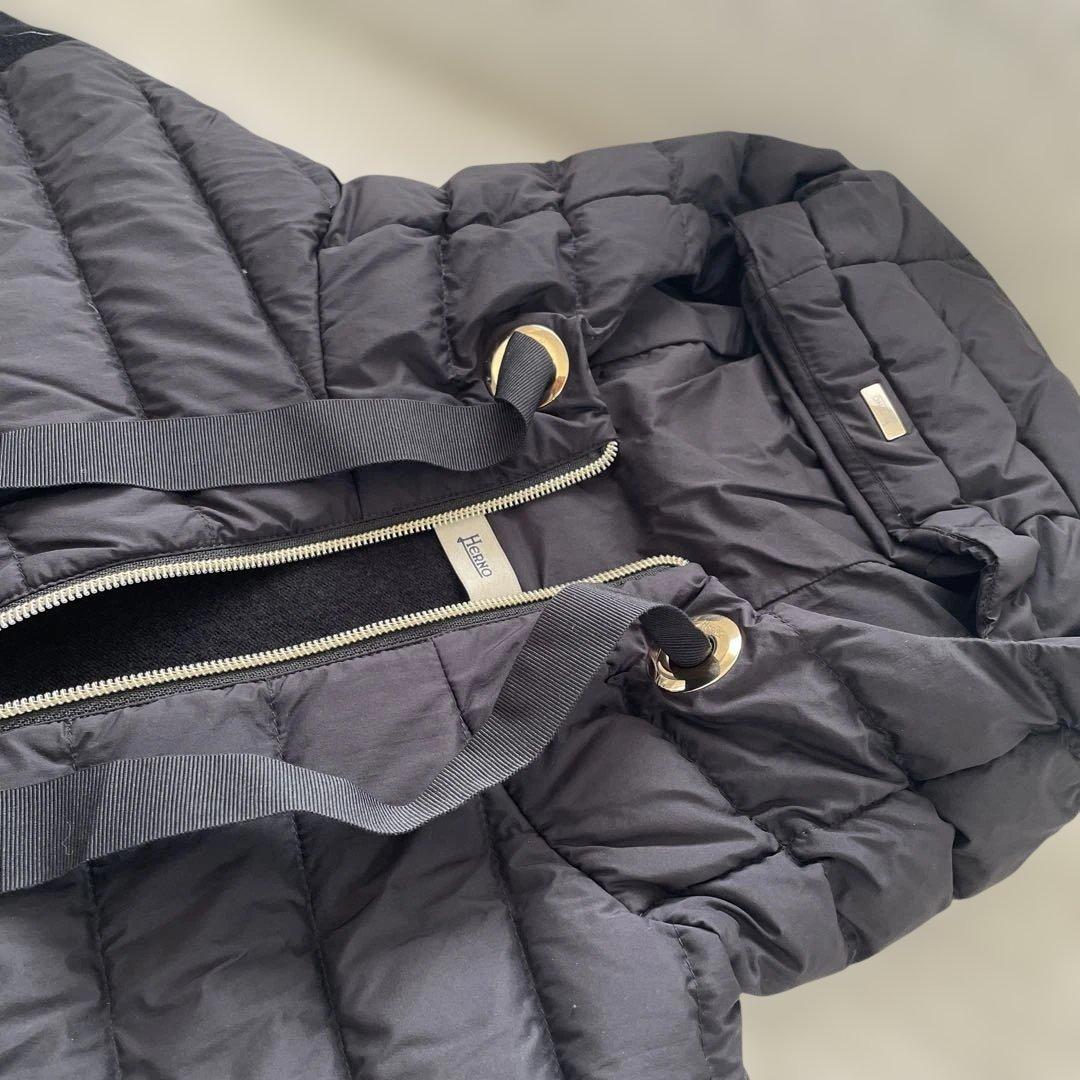 フード付きダウンジャケット 黒　44 HERNO