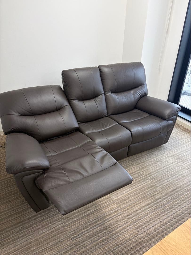 リクライニング機能付き3人掛けソファ
