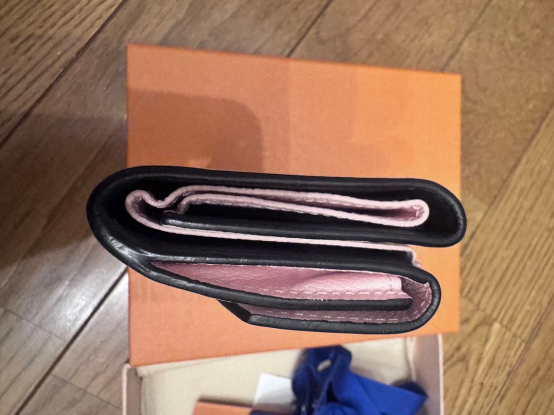 Louis Vuitton 三つ折り財布 黒とベージュ　確実正規品