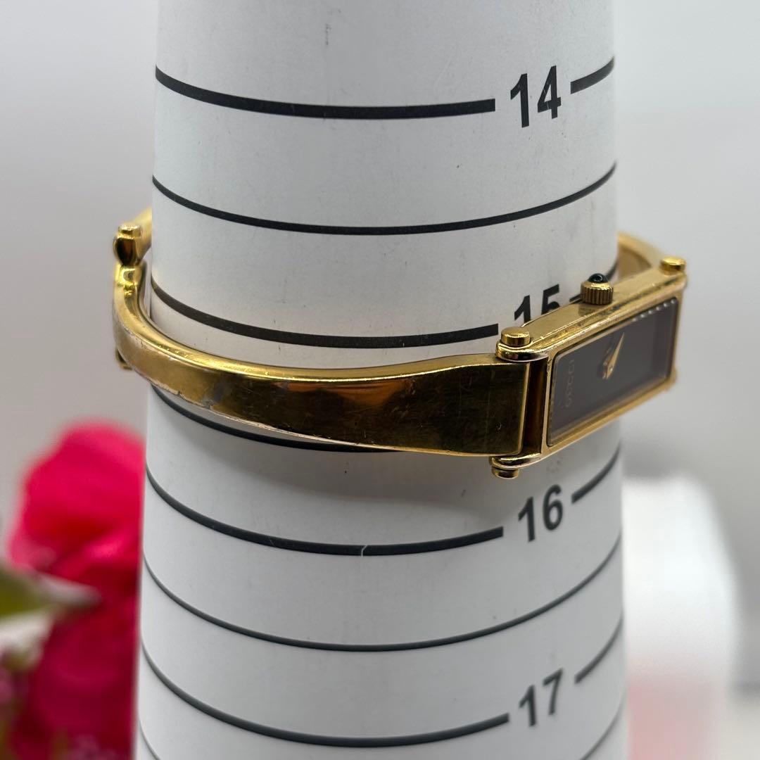 稼働品☆　GUCCIグッチ　１５００L　ゴールドカラー　バングルウォッチ