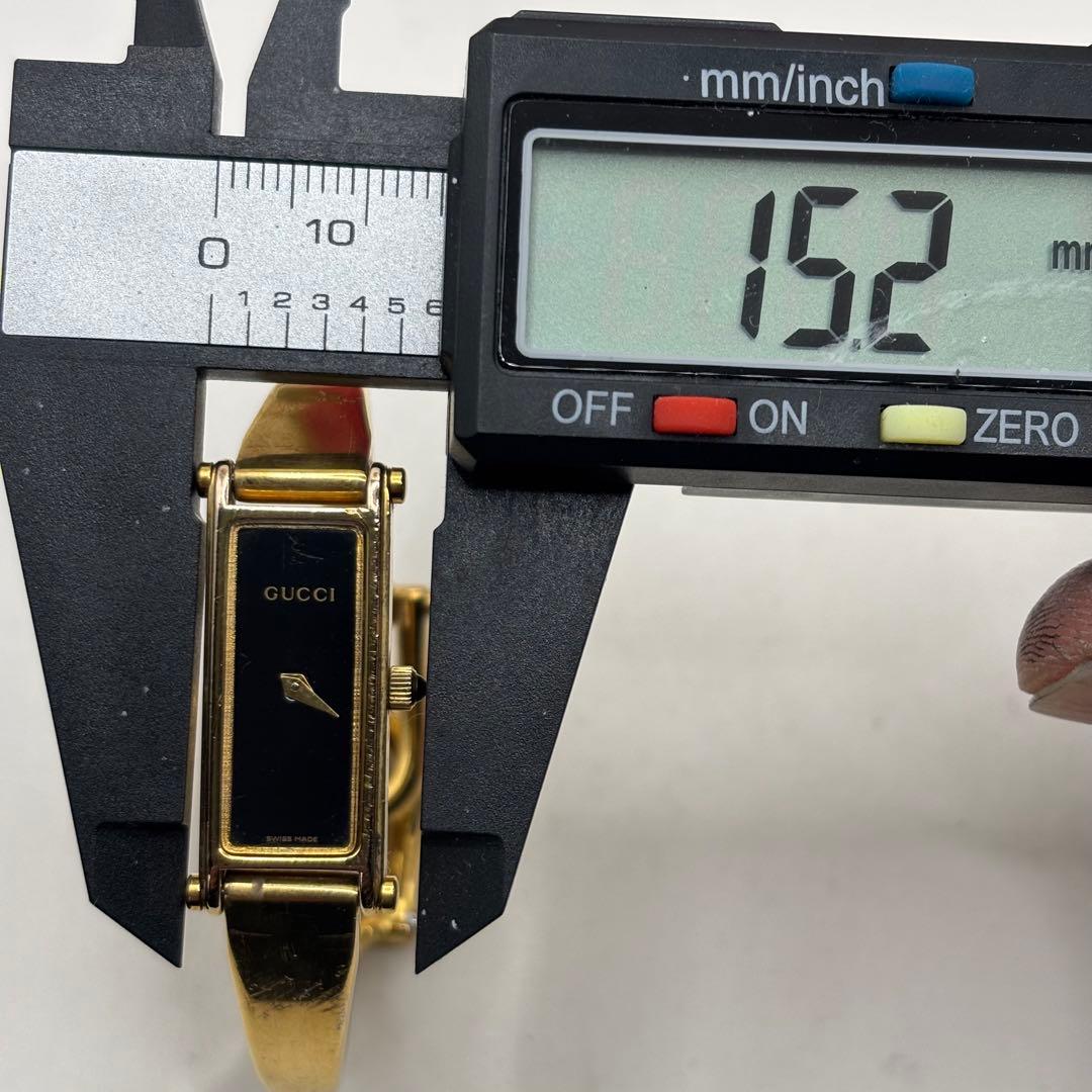 稼働品☆　GUCCIグッチ　１５００L　ゴールドカラー　バングルウォッチ