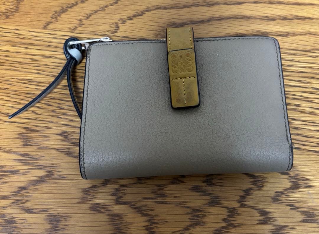 LOEWE 財布　二つ折り