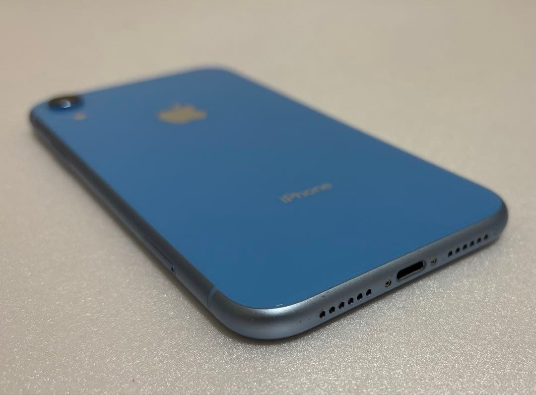 iPhone XR ブルー　64GB