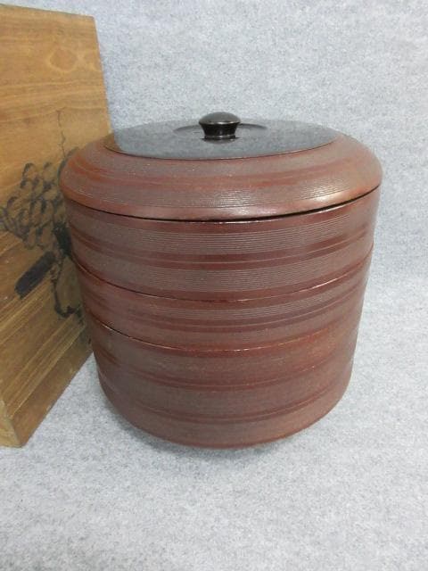 木製ケヤキ三段食籠桐箱付き [B25800]