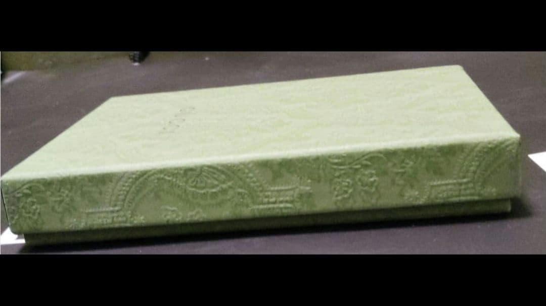 紙袋　ギフト　プレゼント　箱　box アクセサリー　グッチ　ヘビ　蛇　へび　収納