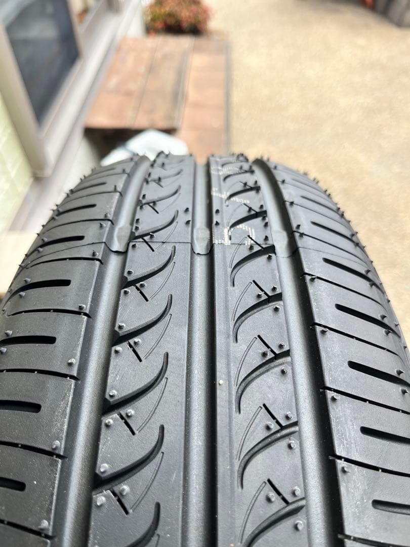 激安夏タイヤ　ヨコハマタイヤ　ブルーアースAE01F