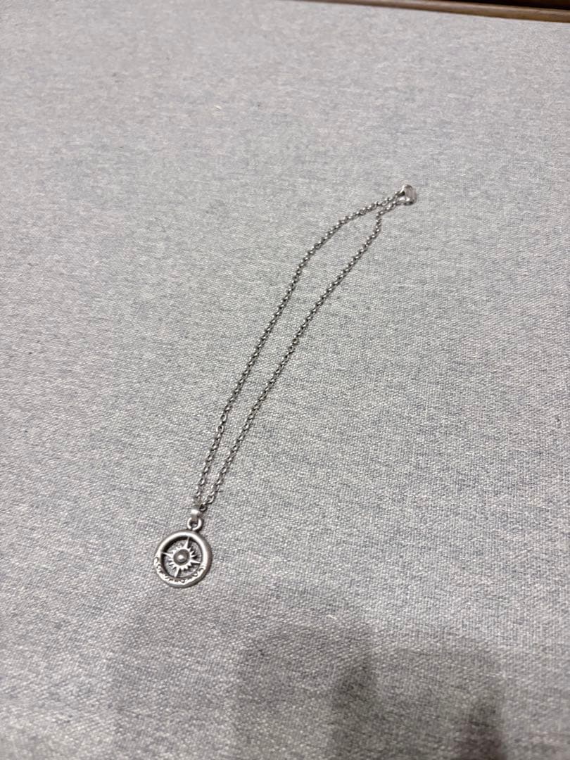 アリゾナフリーダム太陽モチーフ ネックレス シルバー色