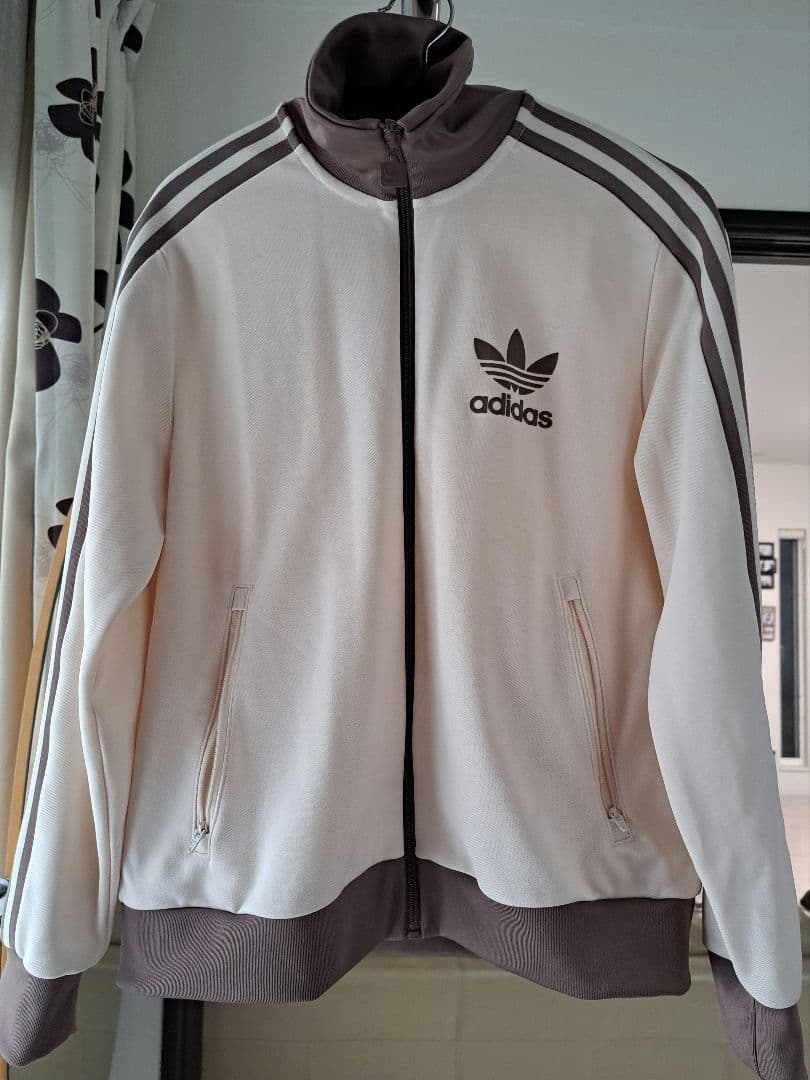 adidas 　トラックジャケット　アディダスオリジナル