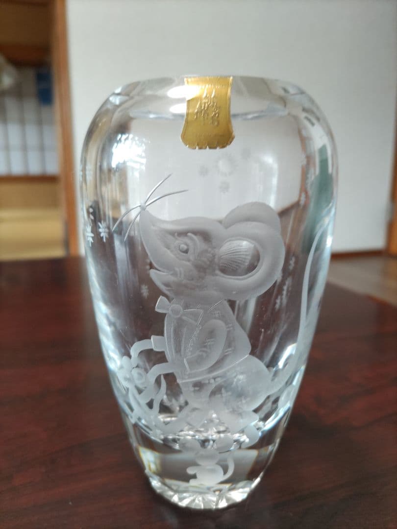 マイセンクリスタル花瓶 マウス彫刻（高さ15cm）