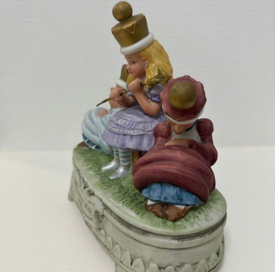 【希少品】不思議の国のアリス　陶器製フィギュア＆オルゴール　5品