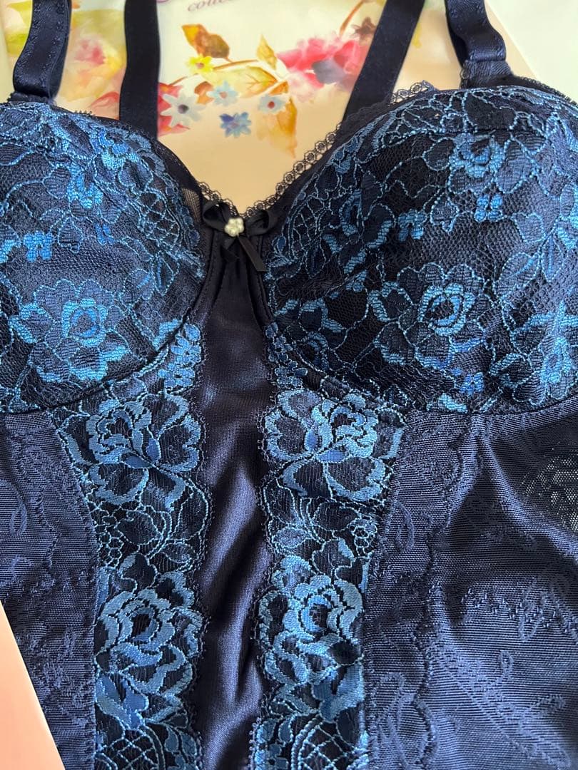 シャンデールシャルムボディースーツD75！美しいボディーライン　ヒップラインへ！