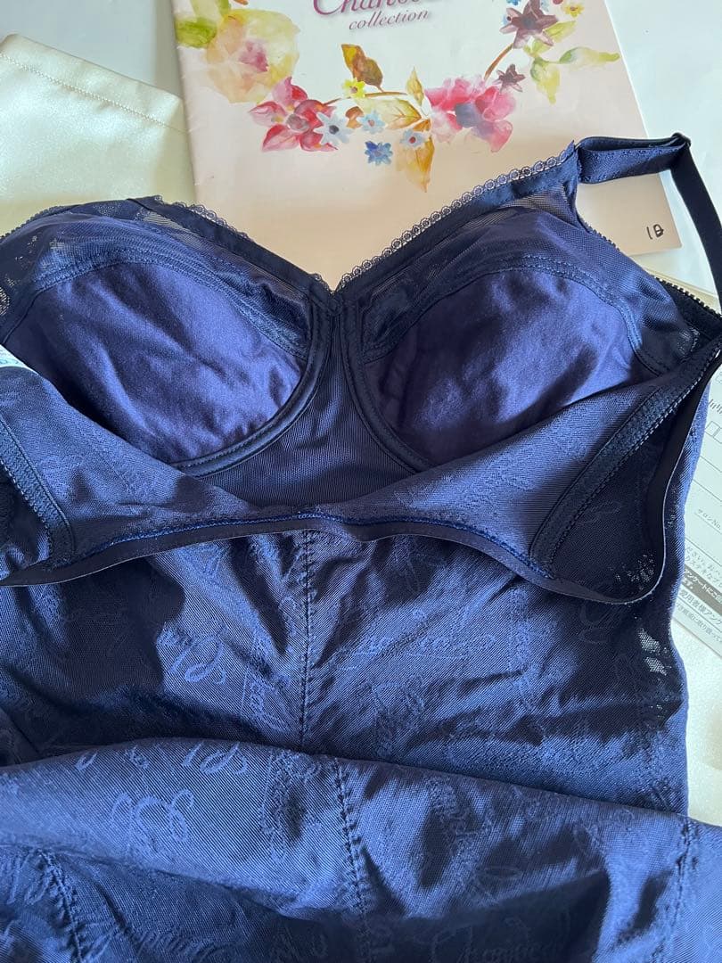 シャンデールシャルムボディースーツD75！美しいボディーライン　ヒップラインへ！