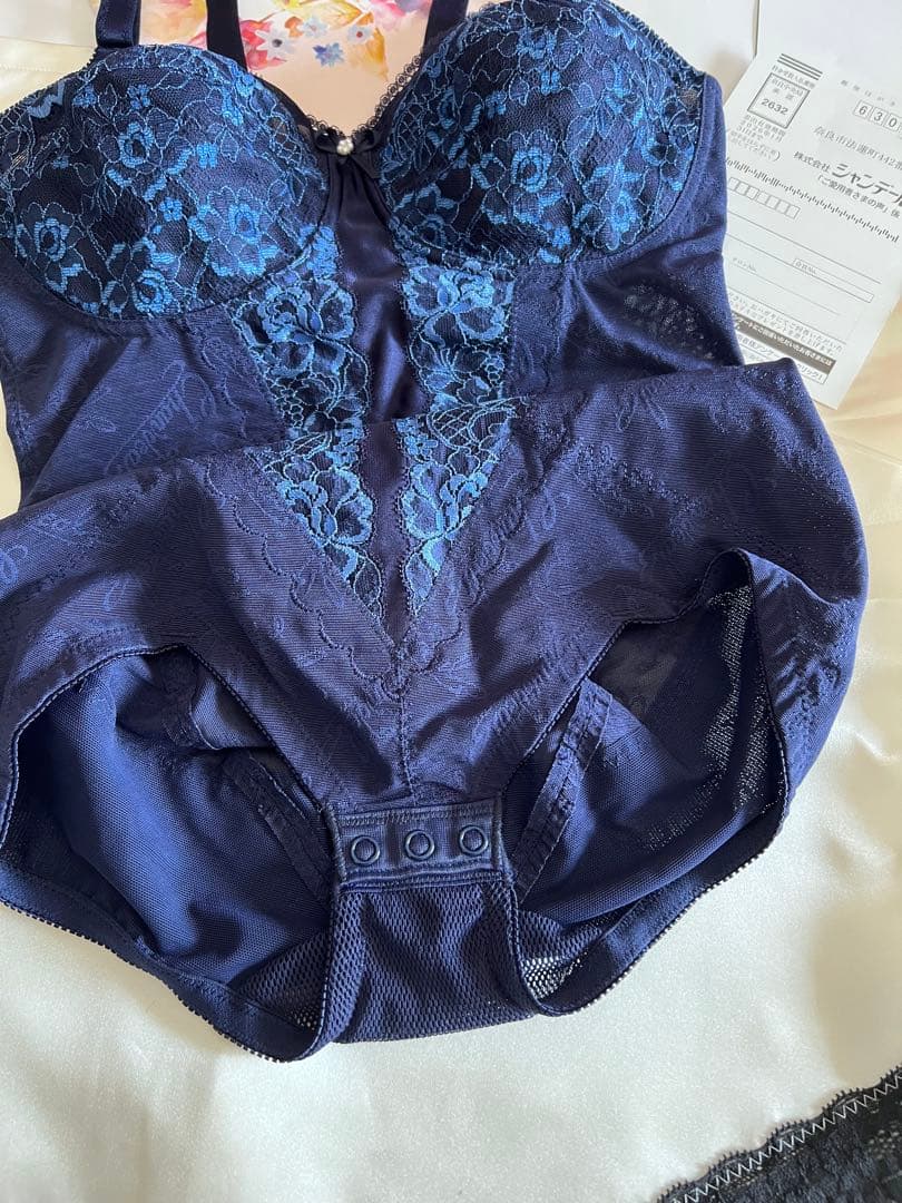 シャンデールシャルムボディースーツD75！美しいボディーライン　ヒップラインへ！