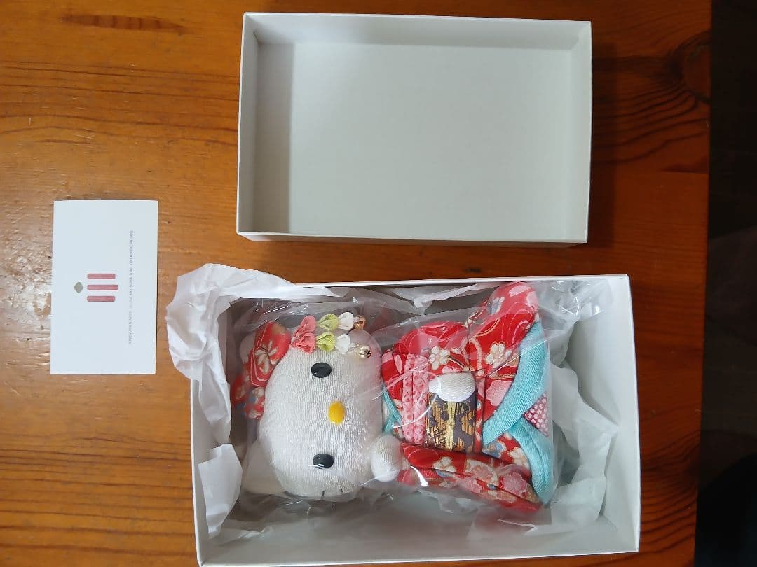 みーたん　ハローキティ 和服 ぬいぐるみ 赤色、黄色　柿沼人形