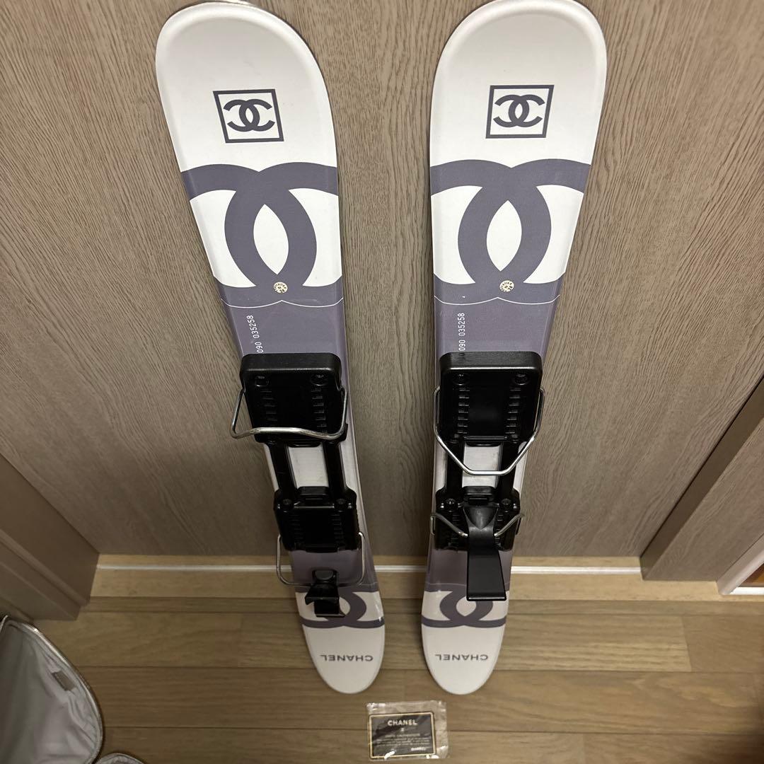 最終お値下げ‼️ シャネルホワイト ファンスキー板 カバー キルティング付き