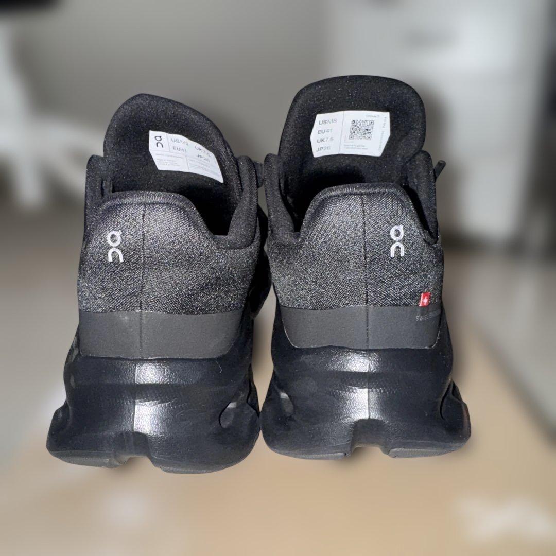 ON cloudtilt サイズ26