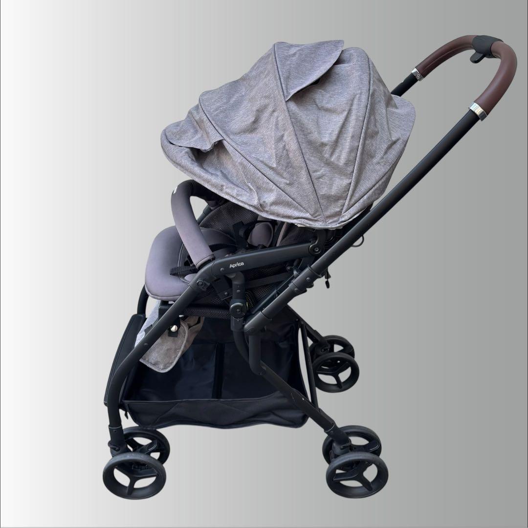 美品　アップリカ Aprica runrun ルンルン　コンパクト　軽量　レザー