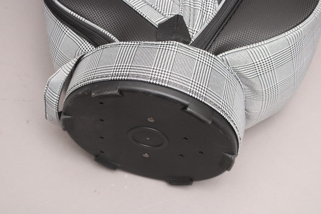 未使用に近いXXIO ゼクシオ キャディバッグ《9.5型》カート 4分割 軽量