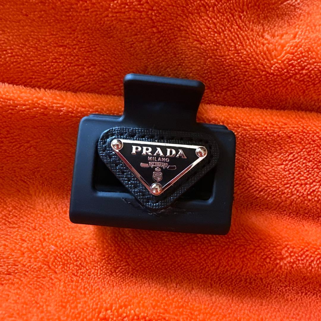 PRADA ブラック ヘアクリップ　バレッタ