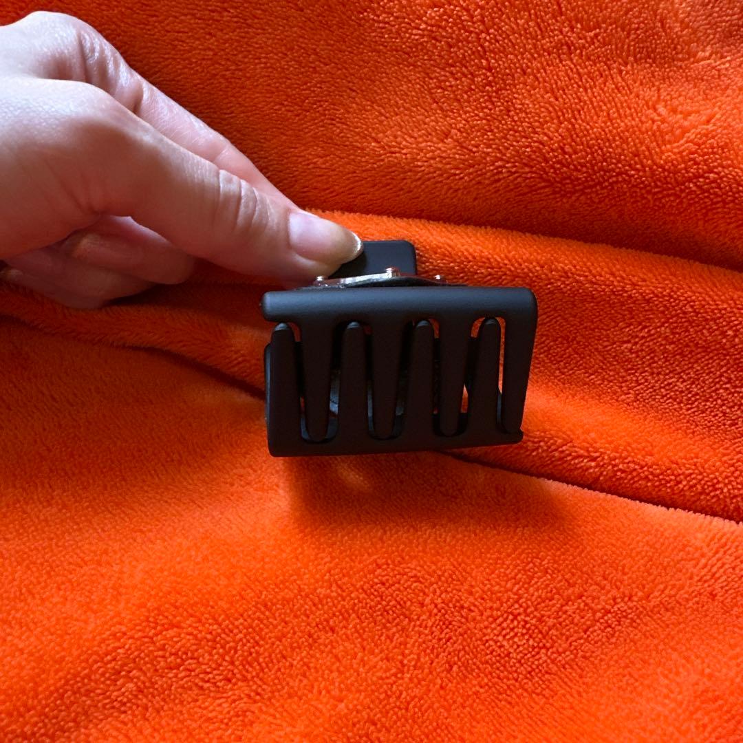 PRADA ブラック ヘアクリップ　バレッタ