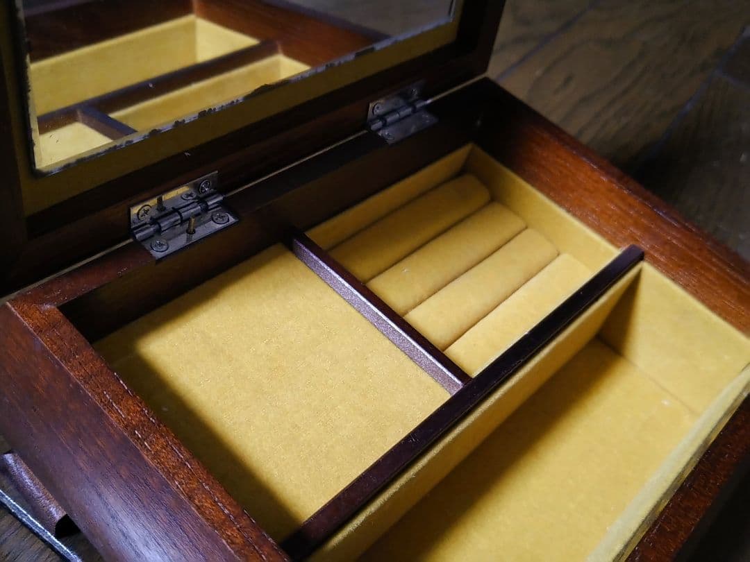 七宝焼き（カトレア柄）オルゴール宝石箱・ゴッドファーザーオルゴール・愛のテーマ